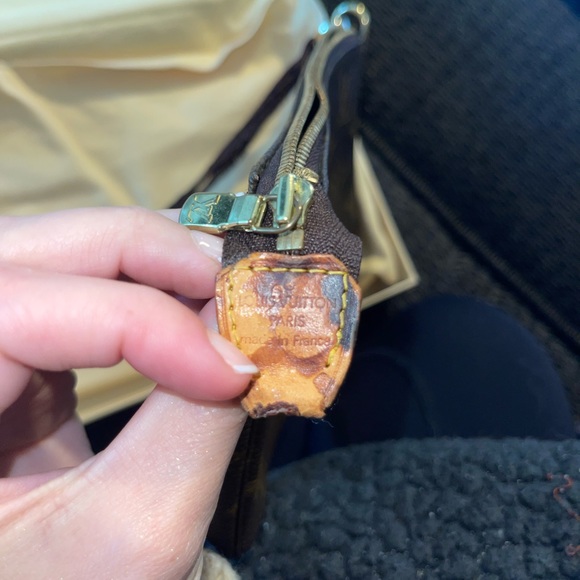 Louis Vuitton Pochette - Picture 9 of 15